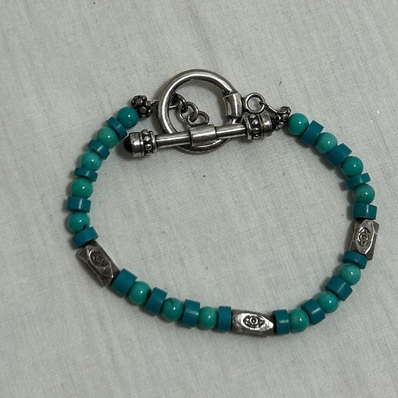 Petite Turquoise Bead Bracelet Silver Hardware Unsigned Unstamped - Picture 2 of 5